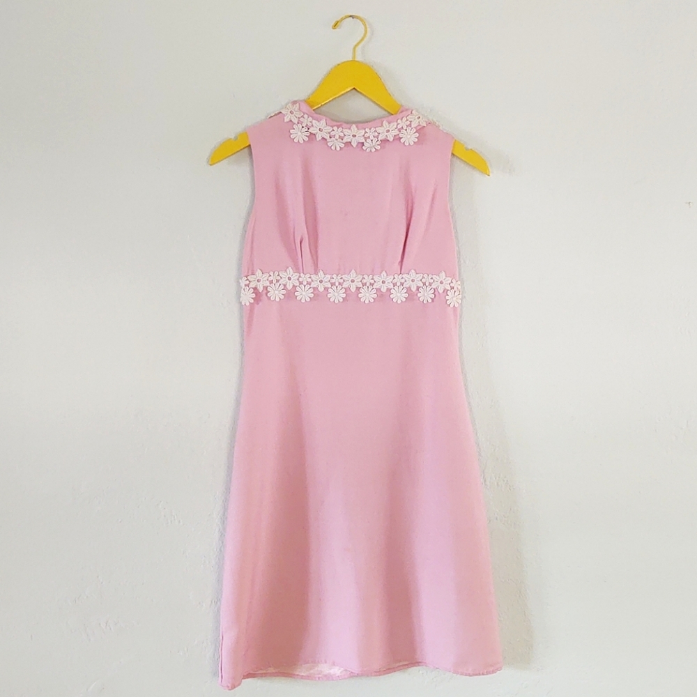 VINTAGE Pink Shift Dress with White Floral Trim